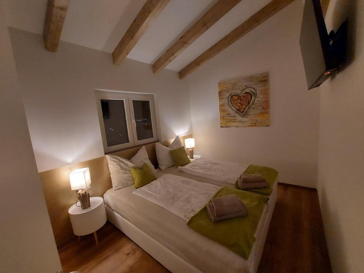 Auszeit Steiraland Penthouse 9 Mit Grossen Balkon Und Parkplatz Apartment Leoben  Ngoại thất bức ảnh