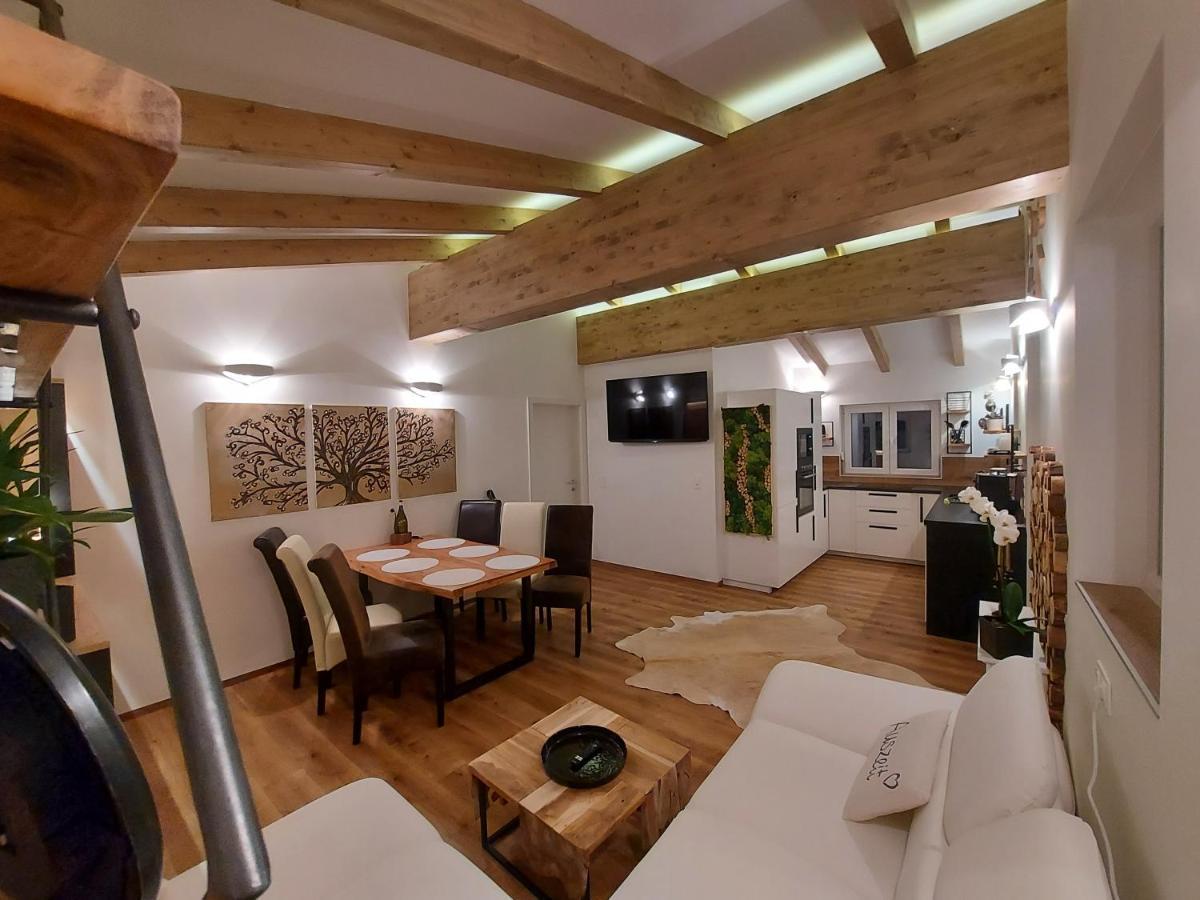 Auszeit Steiraland Penthouse 9 Mit Grossen Balkon Und Parkplatz Apartment Leoben  Ngoại thất bức ảnh