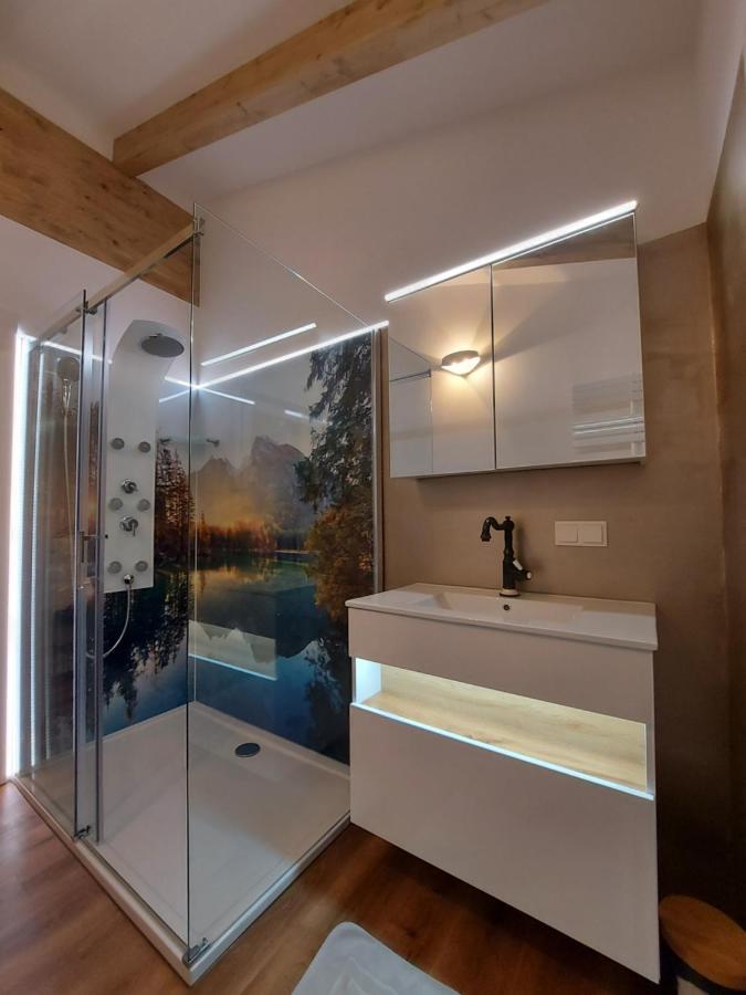 Auszeit Steiraland Penthouse 9 Mit Grossen Balkon Und Parkplatz Apartment Leoben  Ngoại thất bức ảnh