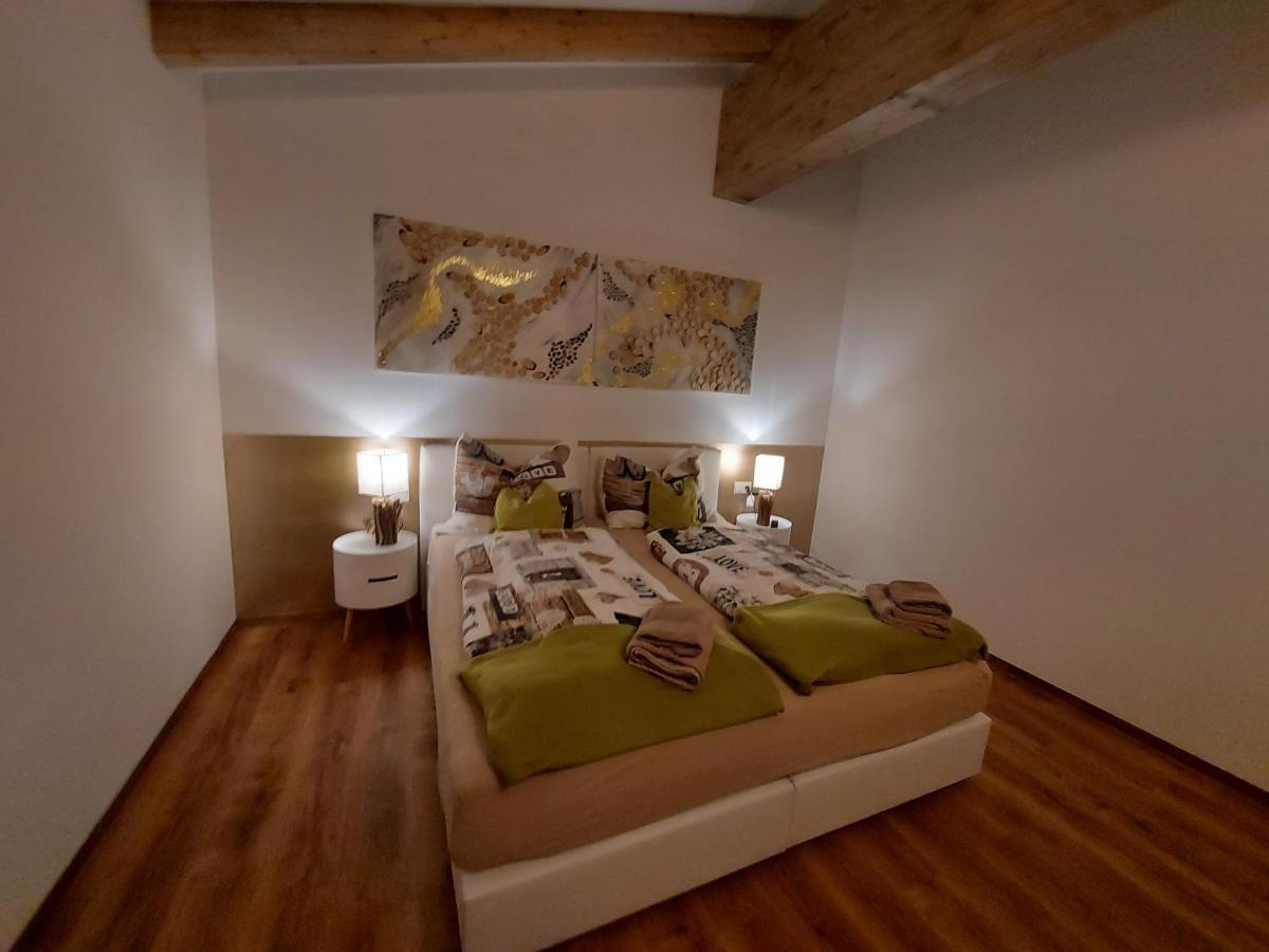 Auszeit Steiraland Penthouse 9 Mit Grossen Balkon Und Parkplatz Apartment Leoben  Ngoại thất bức ảnh