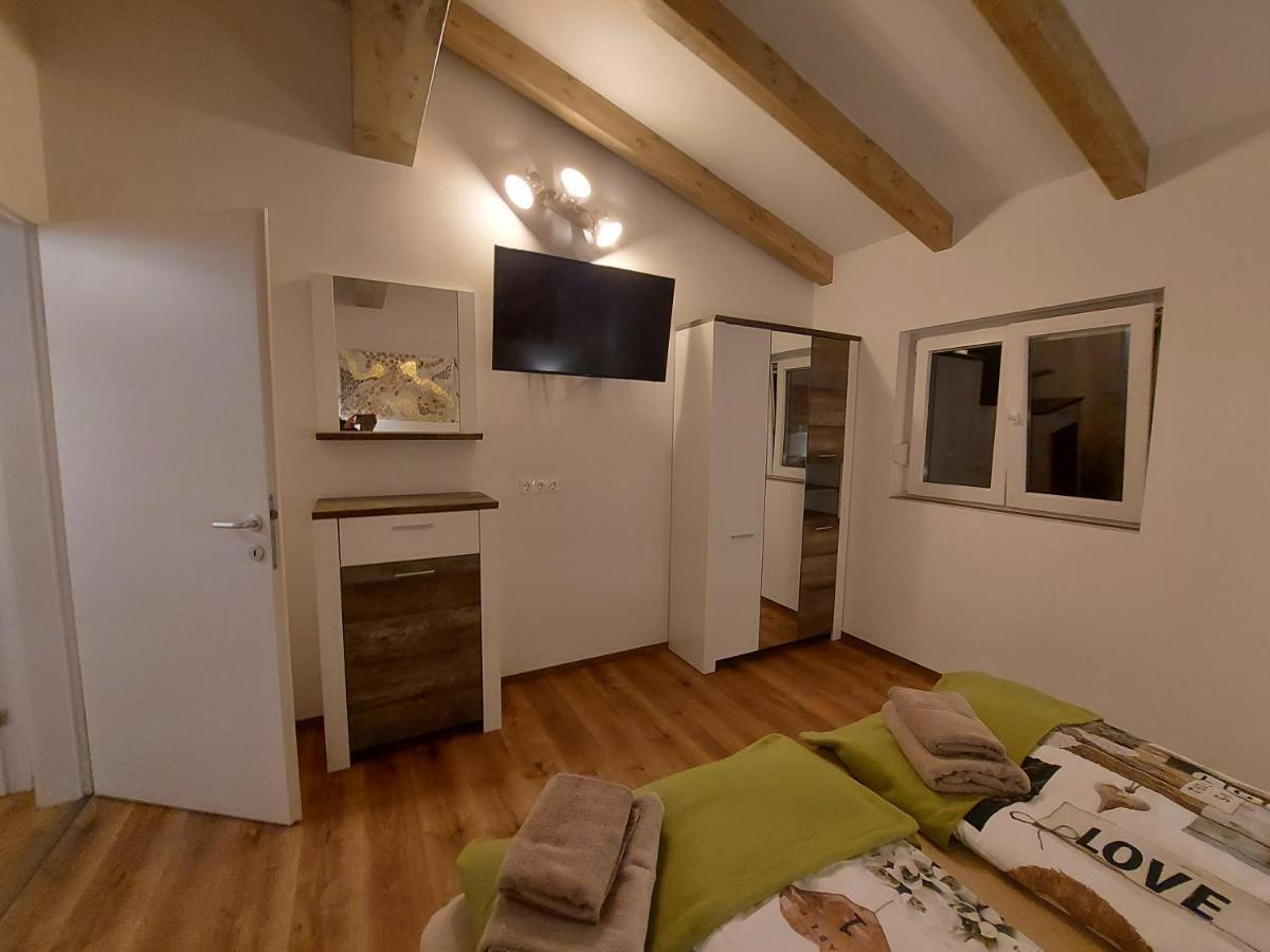 Auszeit Steiraland Penthouse 9 Mit Grossen Balkon Und Parkplatz Apartment Leoben  Ngoại thất bức ảnh