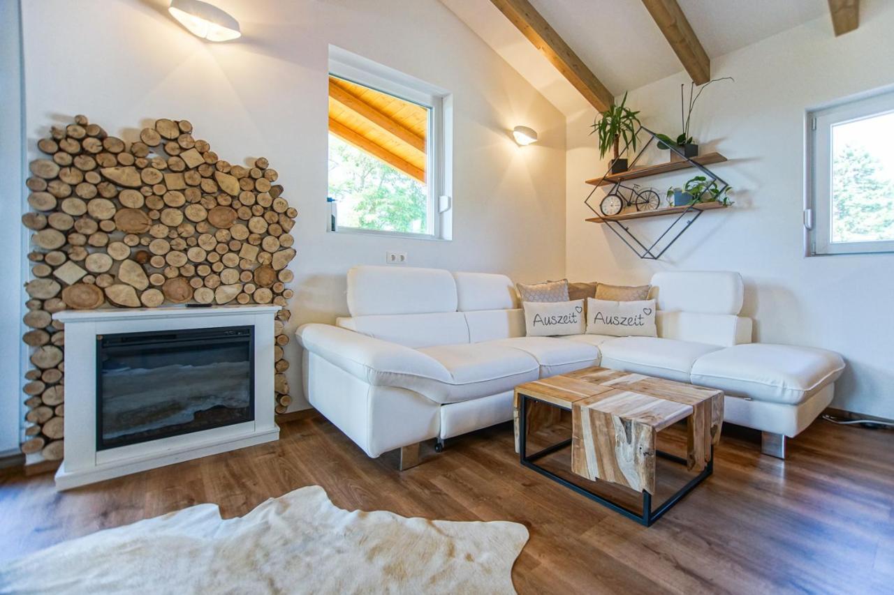 Auszeit Steiraland Penthouse 9 Mit Grossen Balkon Und Parkplatz Apartment Leoben  Ngoại thất bức ảnh