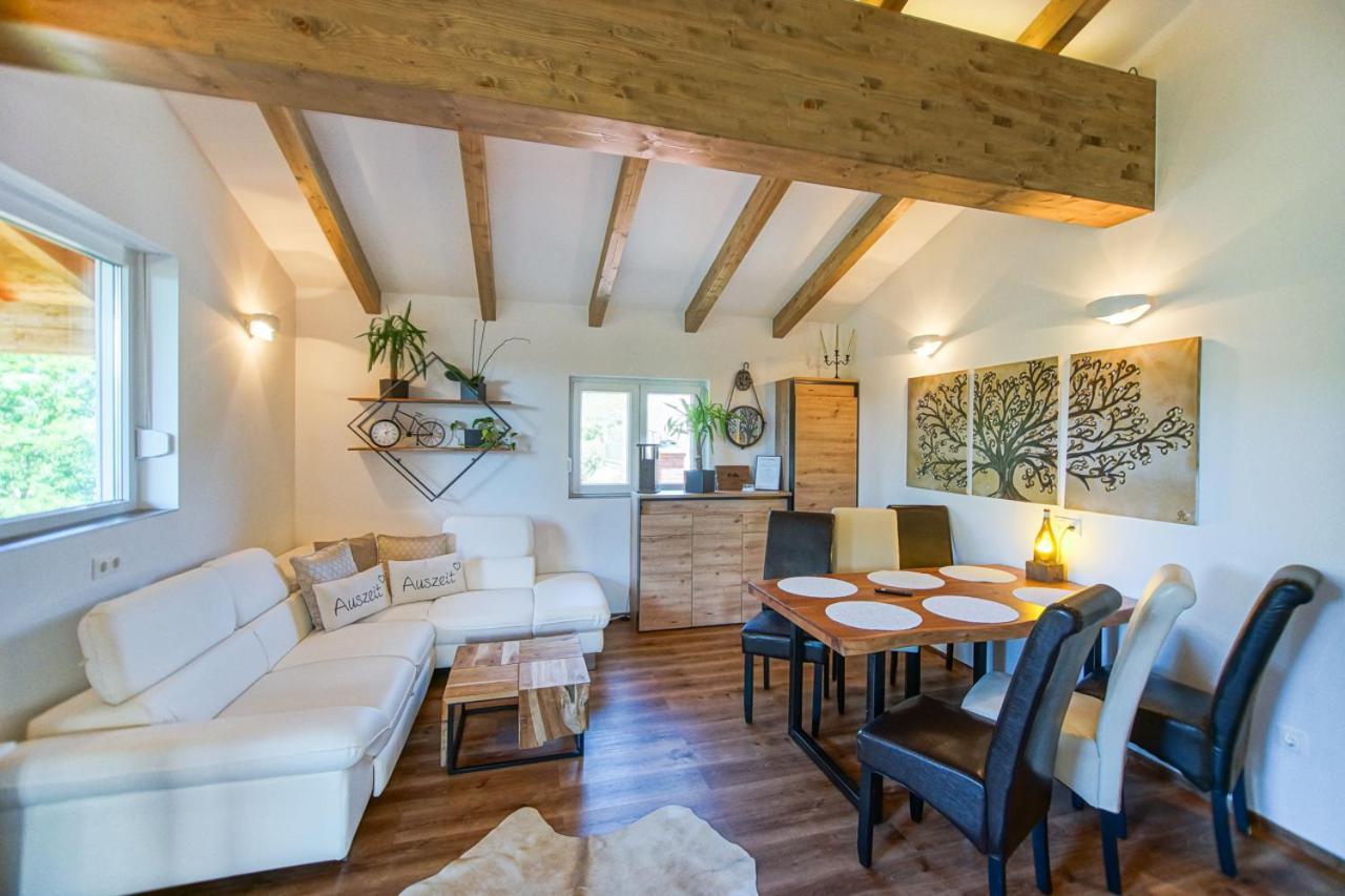 Auszeit Steiraland Penthouse 9 Mit Grossen Balkon Und Parkplatz Apartment Leoben  Ngoại thất bức ảnh